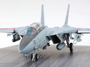 1/48 Grumman F-14A Tomcat Late Model Carrier Launch