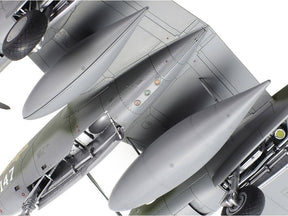 1/48 Lockheed P-38F / G Lightning (Kit de Montagem)
