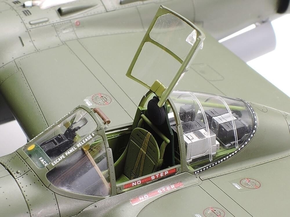1/48 Lockheed P-38F / G Lightning (Kit de Montagem)